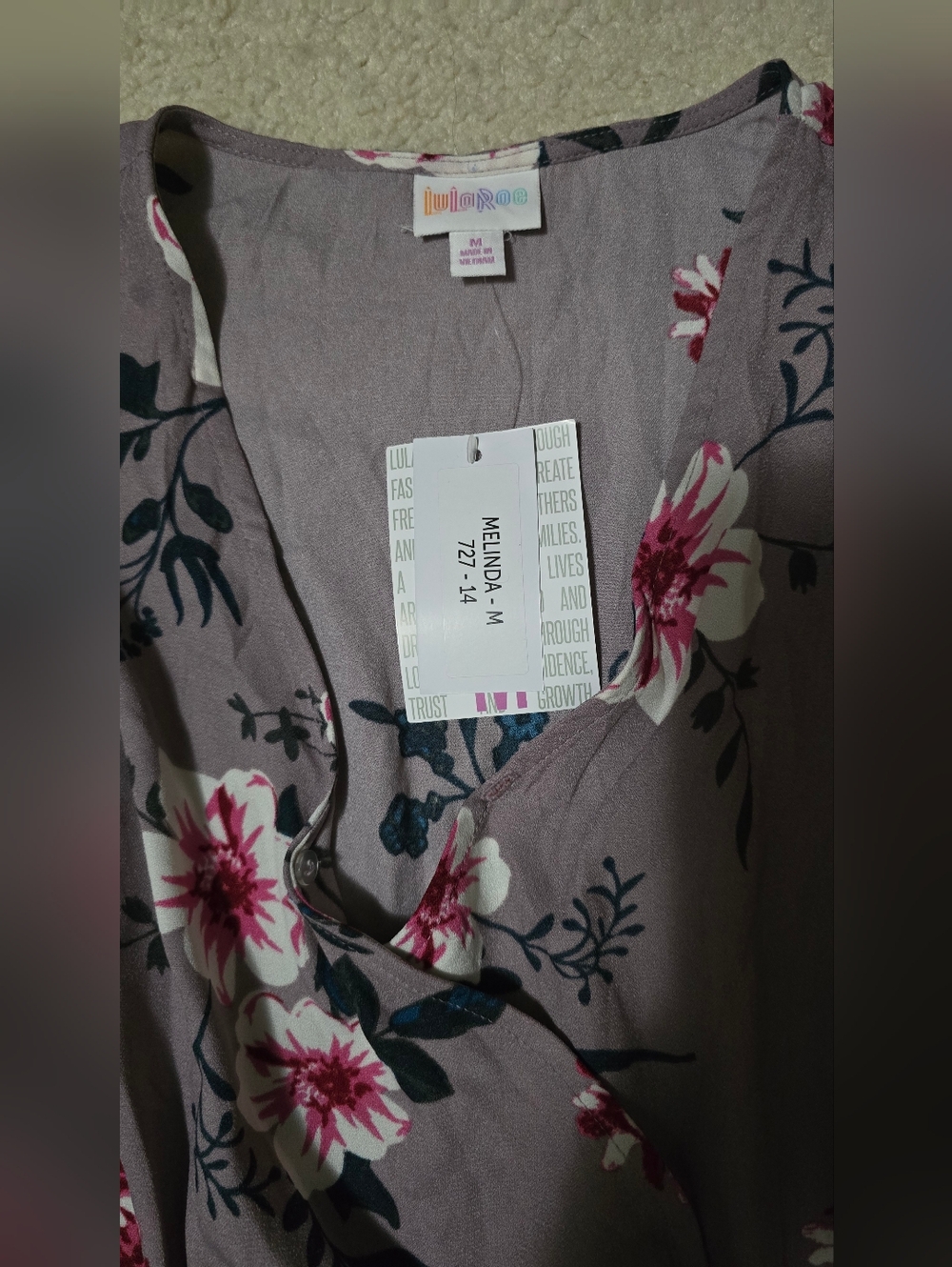 NWT LuLaRoe Mauve Floral Wrap Romper Size Medium - Picture 3 of 3